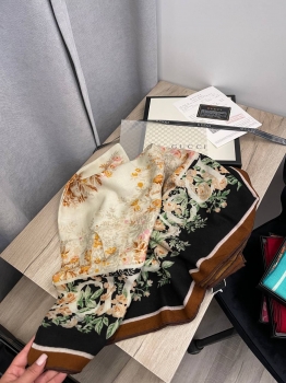 Платок 140*140 Gucci Артикул BMS-135061. Вид 2