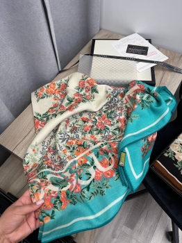 Платок 140*140 Gucci Артикул BMS-135063. Вид 1