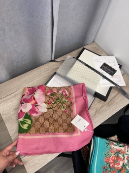 Платок 140*140 Gucci Артикул BMS-135062. Вид 1
