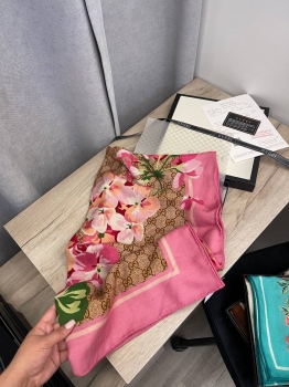 Платок 140*140 Gucci Артикул BMS-135062. Вид 3