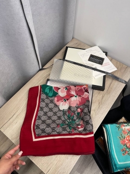 Платок 140*140 Gucci Артикул BMS-135060. Вид 1