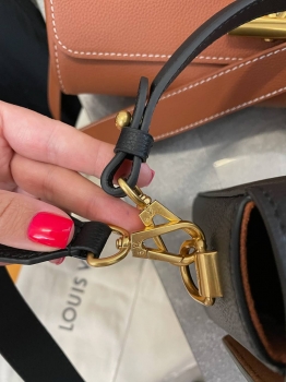 Сумка женская Louis Vuitton Артикул BMS-135072. Вид 3
