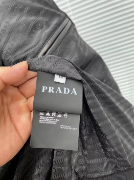 Кожаная куртка  Prada Артикул BMS-135130. Вид 2