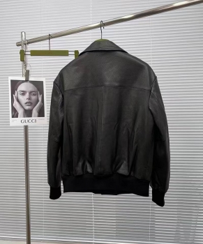 Кожаная куртка  Prada Артикул BMS-135130. Вид 3
