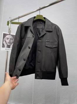 Кожаная куртка  Prada Артикул BMS-135130. Вид 7