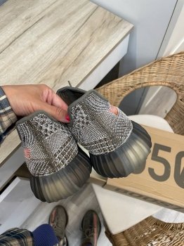 Кроссовки Adidas Yeezy Boost Артикул BMS-135265. Вид 2