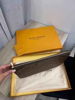 Папка 31*22 см Louis Vuitton Артикул BMS-135594. Вид 2