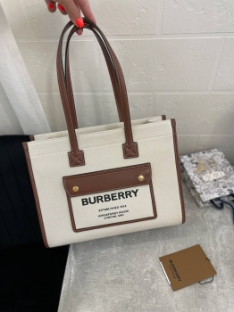 Сумка женская Burberry Артикул BMS-135639. Вид 1