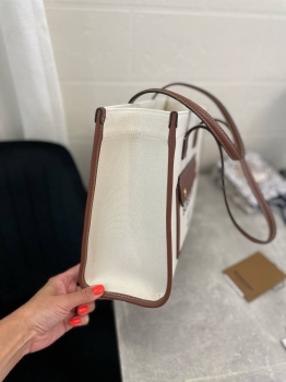 Сумка женская Burberry Артикул BMS-135639. Вид 2
