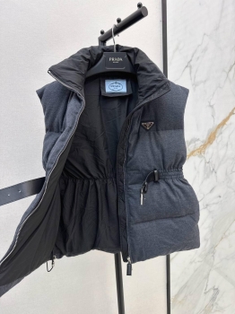 Жилет Prada Артикул BMS-135691. Вид 2