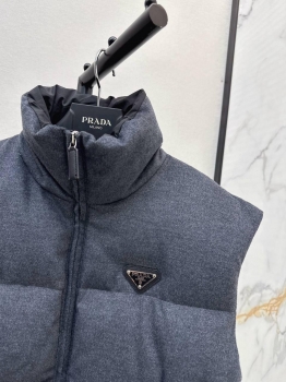 Жилет Prada Артикул BMS-135691. Вид 3