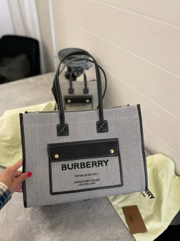  Сумка женская Burberry Артикул BMS-135748. Вид 1