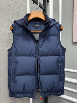 Жилет  Kiton Артикул BMS-135942. Вид 3