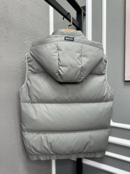 Жилет  Kiton Артикул BMS-135941. Вид 3