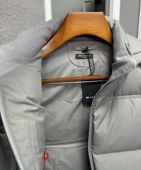 Жилет  Kiton Артикул BMS-135941. Вид 4