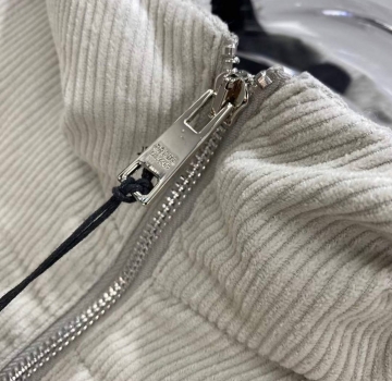 Куртка Prada Артикул BMS-136042. Вид 3