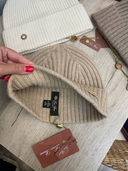 Шапка  Loro Piana Артикул BMS-136129. Вид 2