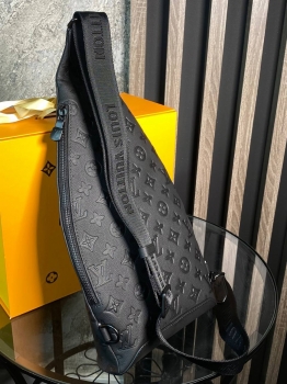 Сумка-слинг  Louis Vuitton Артикул BMS-136145. Вид 3