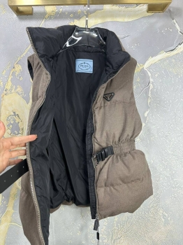 Жилет  Prada Артикул BMS-136191. Вид 2