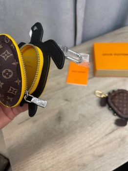 Брелок Louis Vuitton Артикул BMS-136247. Вид 6