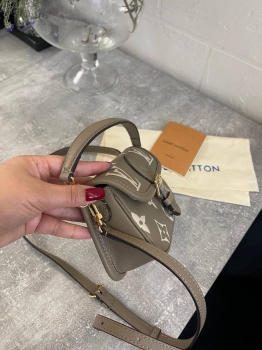 Сумка женская Louis Vuitton Артикул BMS-136248. Вид 4