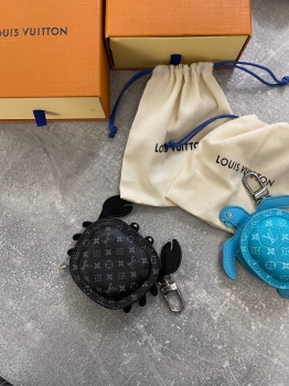 Брелок Louis Vuitton Артикул BMS-136291. Вид 1
