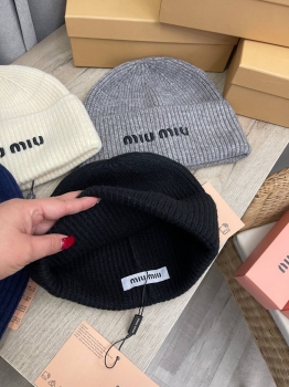 Шапка Miu Miu Артикул BMS-136323. Вид 2