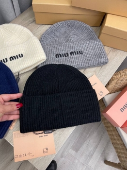 Шапка Miu Miu Артикул BMS-136323. Вид 3