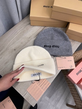 Шапка Miu Miu Артикул BMS-136321. Вид 2