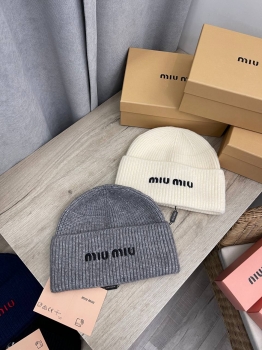 Шапка Miu Miu Артикул BMS-136320. Вид 1