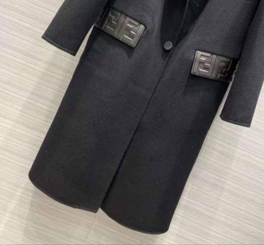 Пальто Fendi Артикул BMS-136394. Вид 3