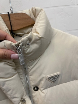 Жилет  Prada Артикул BMS-136799. Вид 3
