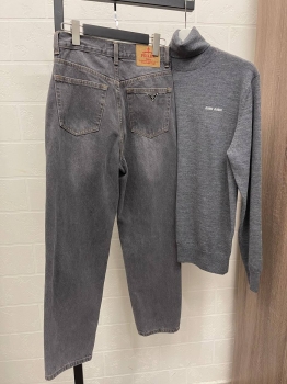 Джинсы  Prada Артикул BMS-136868. Вид 2