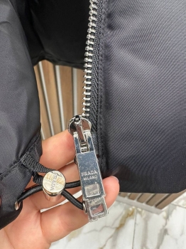 Пуховик  Prada Артикул BMS-136952. Вид 2