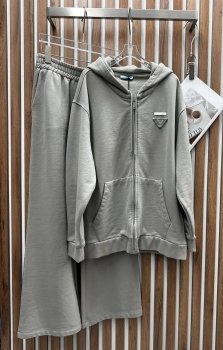 Костюм спортивный Prada Артикул BMS-137270. Вид 1