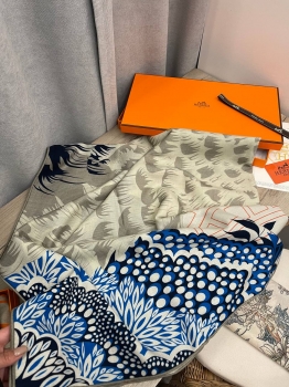 Платок  Hermes Артикул BMS-137359. Вид 3