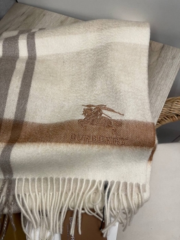 Шарф Burberry Артикул BMS-137363. Вид 2