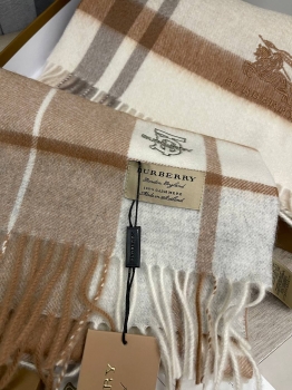 Шарф Burberry Артикул BMS-137362. Вид 3