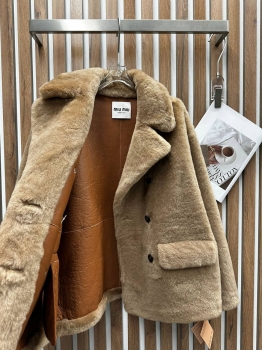 Шуба Miu Miu Артикул BMS-137373. Вид 2