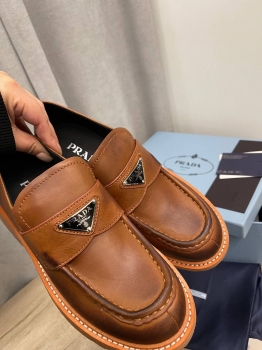 Лоферы  Prada Артикул BMS-137400. Вид 4