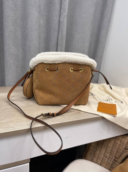 Сумка женская Louis Vuitton Артикул BMS-137451. Вид 1