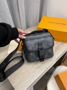 Сумка мужская Louis Vuitton Артикул BMS-137458. Вид 1
