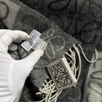 Шарф  Loewe Артикул BMS-137525. Вид 2