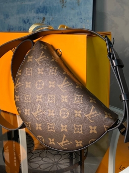 Сумка мужская  Louis Vuitton Артикул BMS-137604. Вид 3