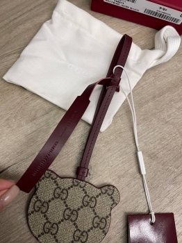 Брелок Gucci Артикул BMS-137716. Вид 3