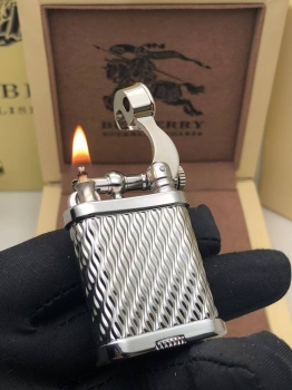 Зажигалка Burberry Артикул BMS-137762. Вид 2