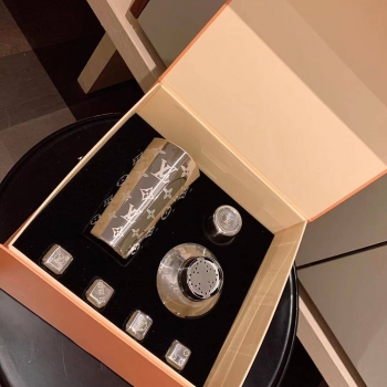 Шейкер Louis Vuitton Артикул BMS-137850. Вид 1