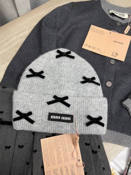 Шапка Miu Miu Артикул BMS-137904. Вид 1