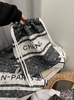 Комплект   ( рюкзак +палантин ) Chanel Артикул BMS-137877. Вид 1