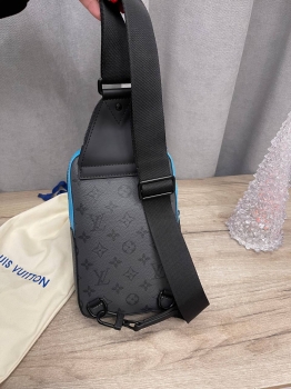 Сумка-слинг  Louis Vuitton Артикул BMS-137995. Вид 3